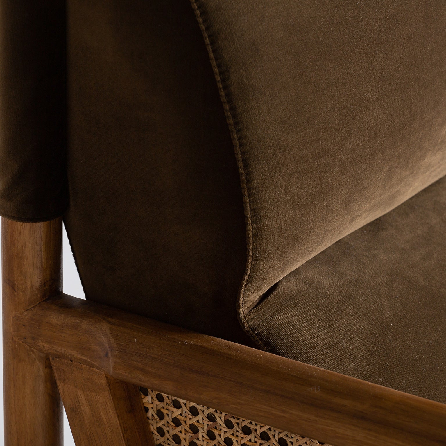 VELBURG ARMCHAIR